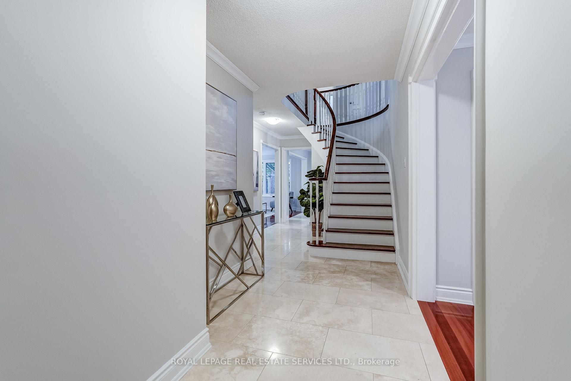 Photo 4 of 3119 Dover Crescent, Mississauga, Erin Mills — HOMEH