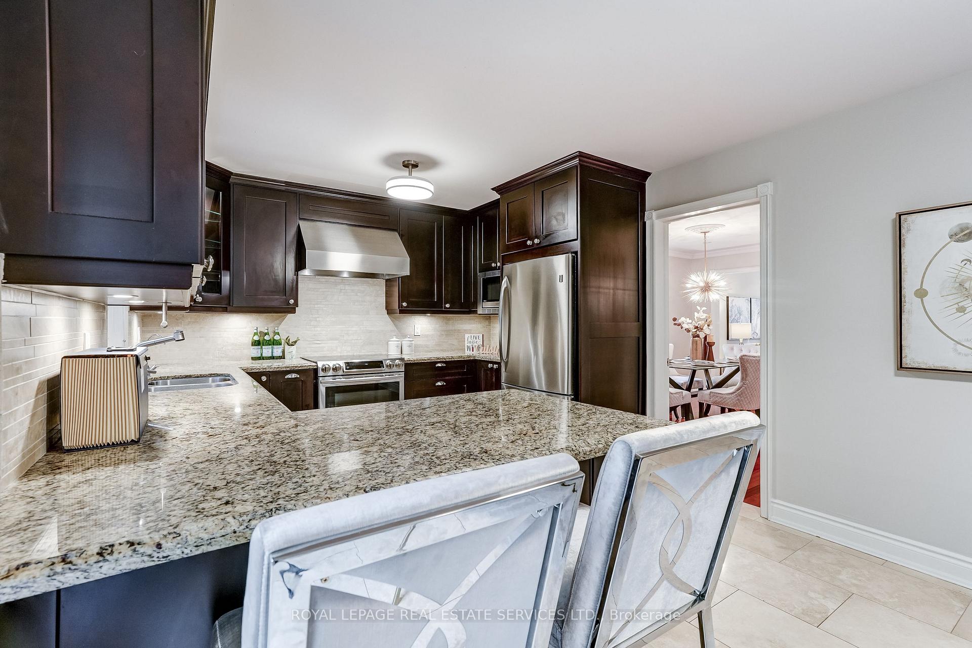 Photo 9 of 3119 Dover Crescent, Mississauga, Erin Mills — HOMEH