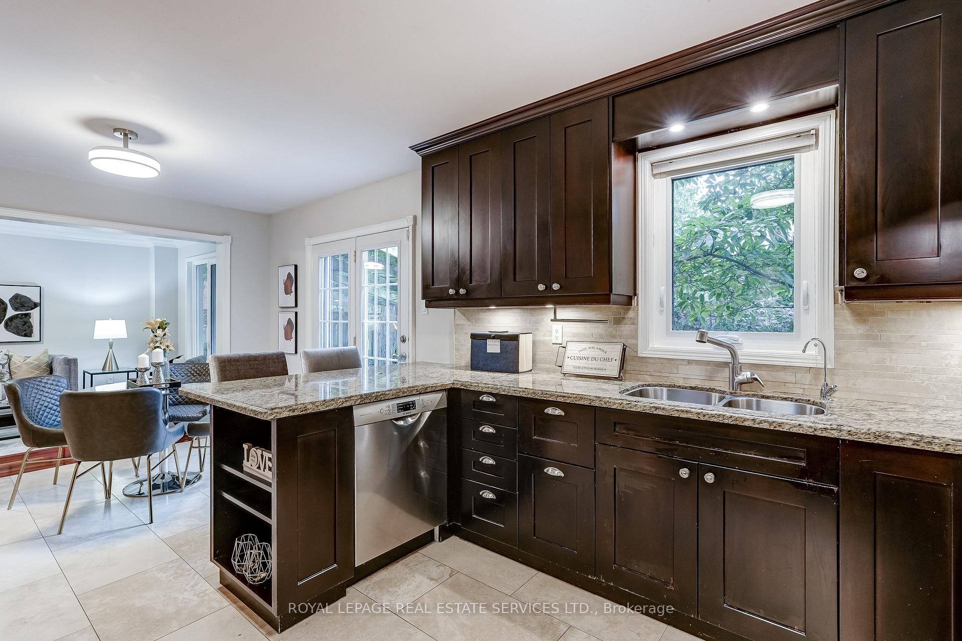 Photo 11 of 3119 Dover Crescent, Mississauga, Erin Mills — HOMEH