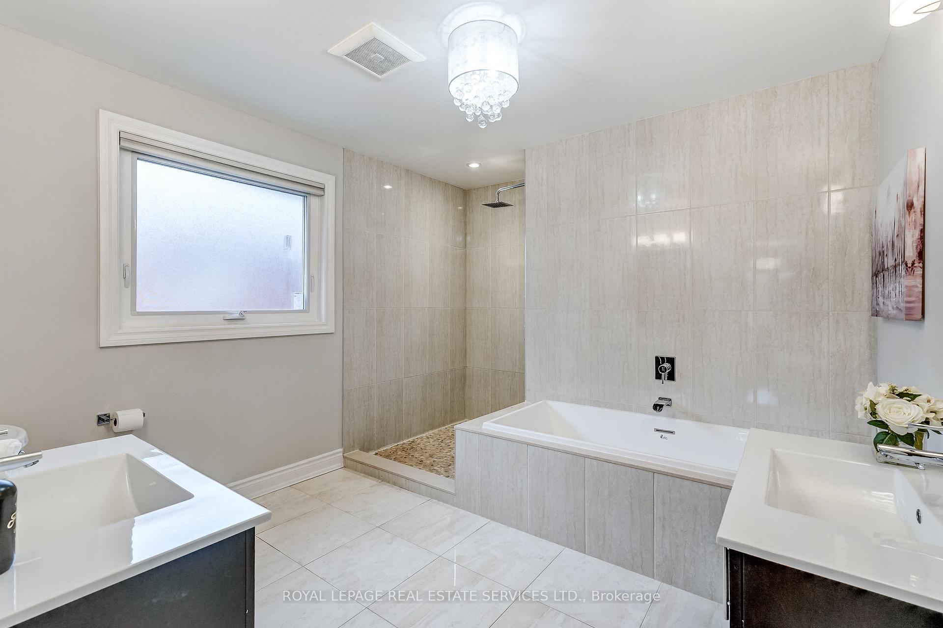 Photo 30 of 3119 Dover Crescent, Mississauga, Erin Mills — HOMEH