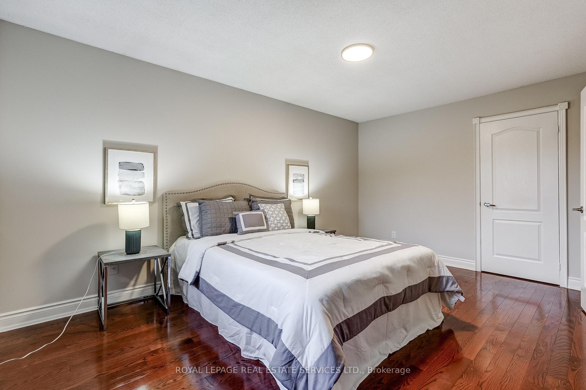 Photo 35 of 3119 Dover Crescent, Mississauga, Erin Mills — HOMEH
