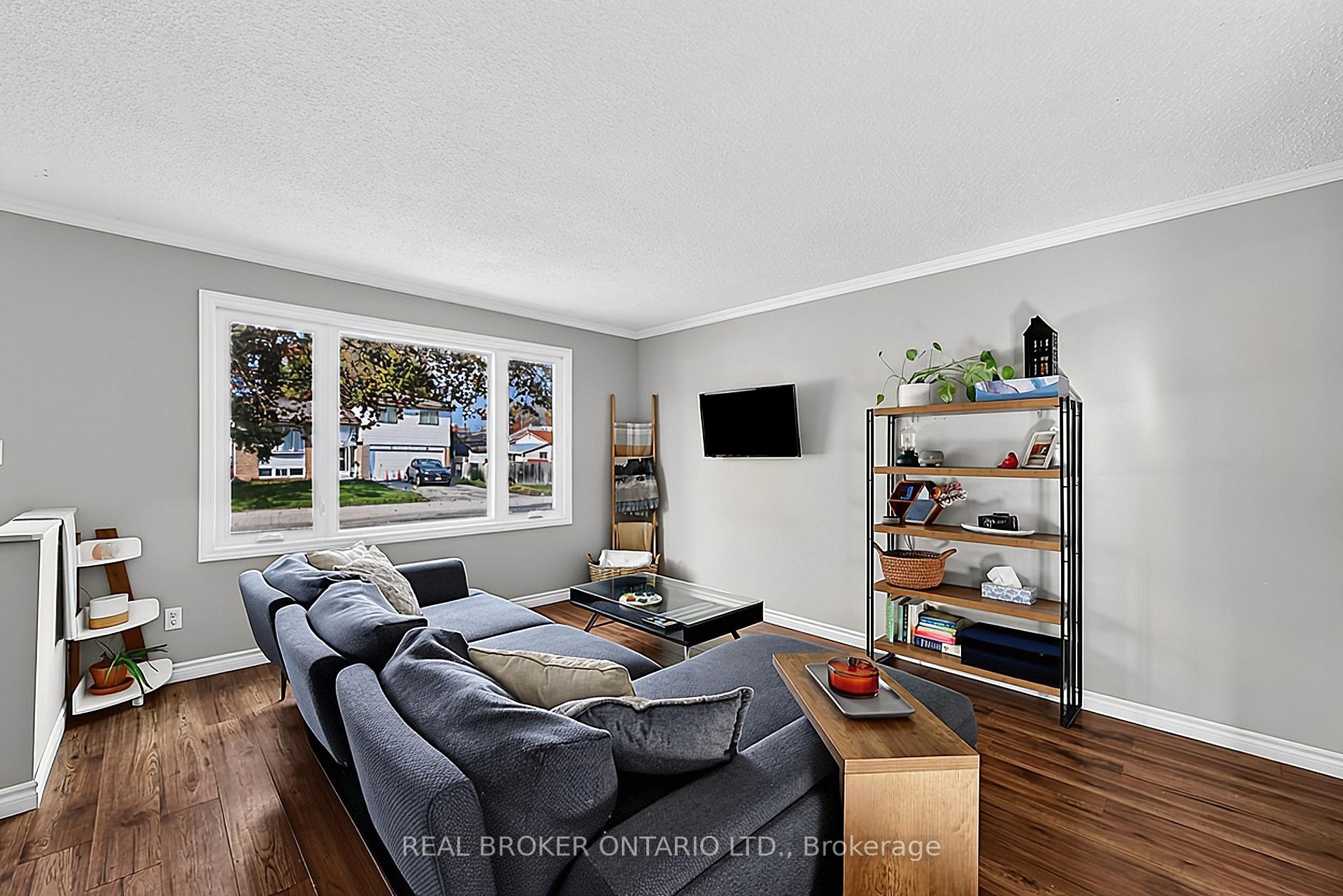 Photo 3 of 295 Crawford Street, Orillia — HOMEH