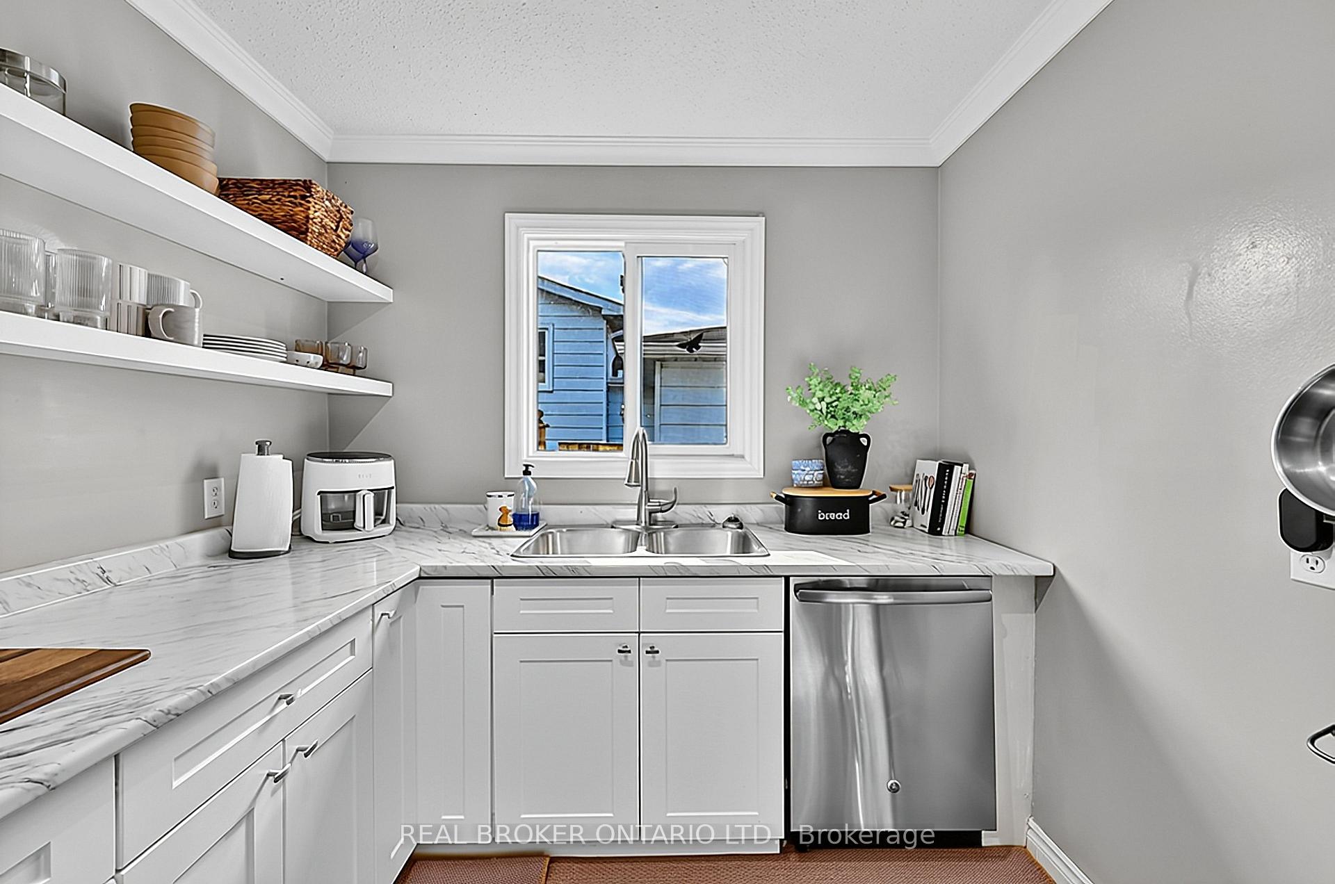 Photo 6 of 295 Crawford Street, Orillia — HOMEH