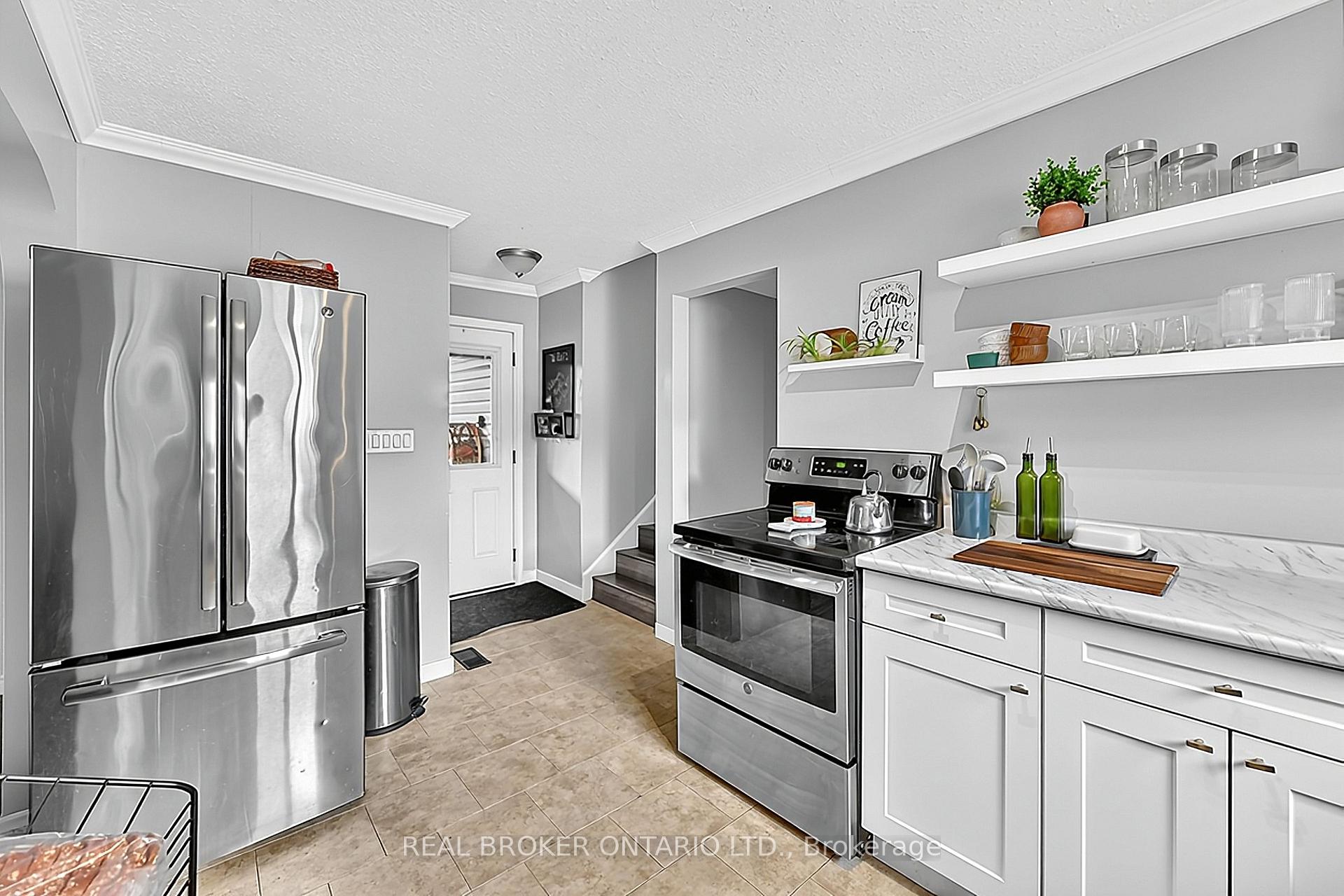 Photo 7 of 295 Crawford Street, Orillia — HOMEH