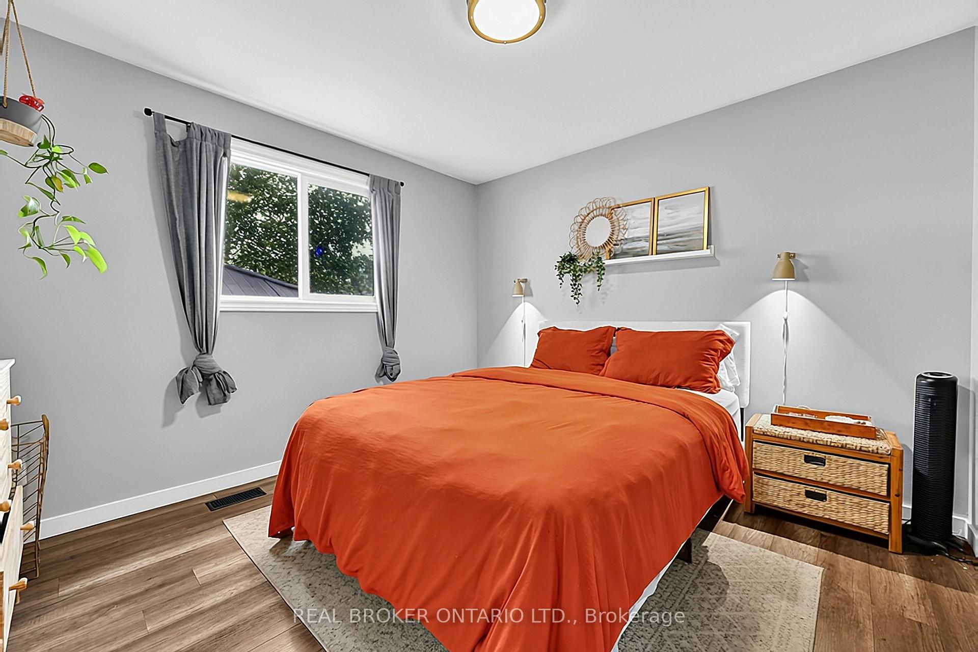 Photo 8 of 295 Crawford Street, Orillia — HOMEH