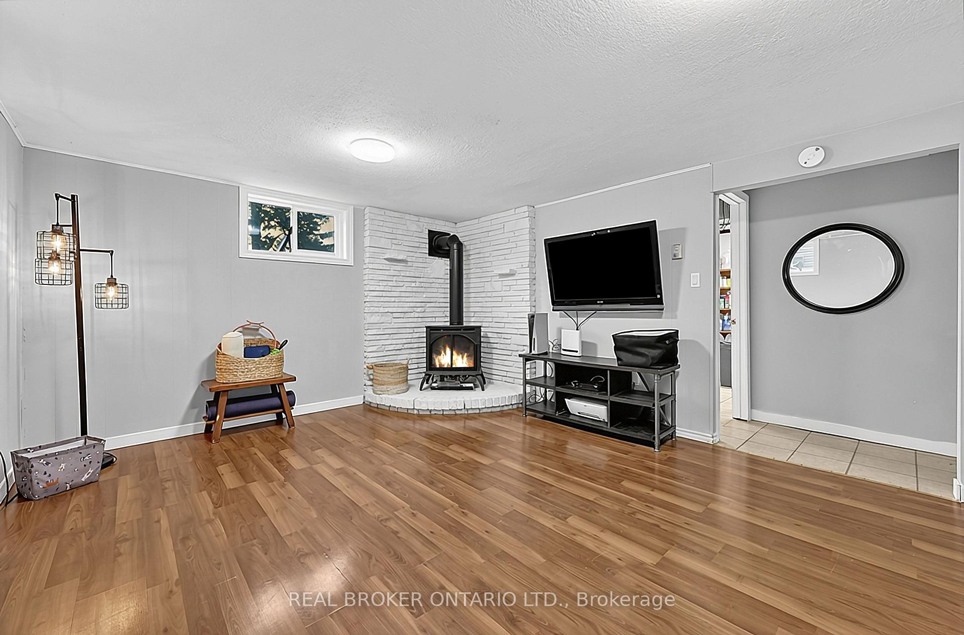 Photo 12 of 295 Crawford Street, Orillia — HOMEH