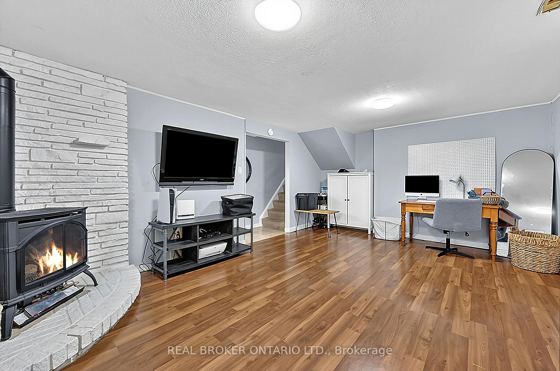 Photo 13 of 295 Crawford Street, Orillia — HOMEH