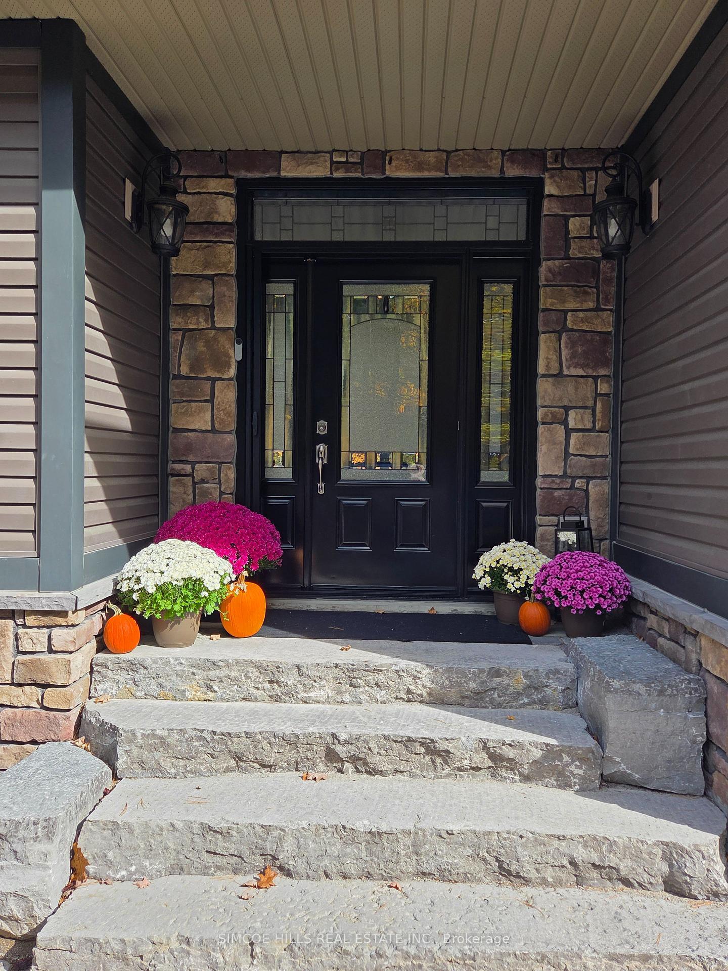 Photo 3 of 1013 Sutherland Way, Gravenhurst, Morrison — HOMEH