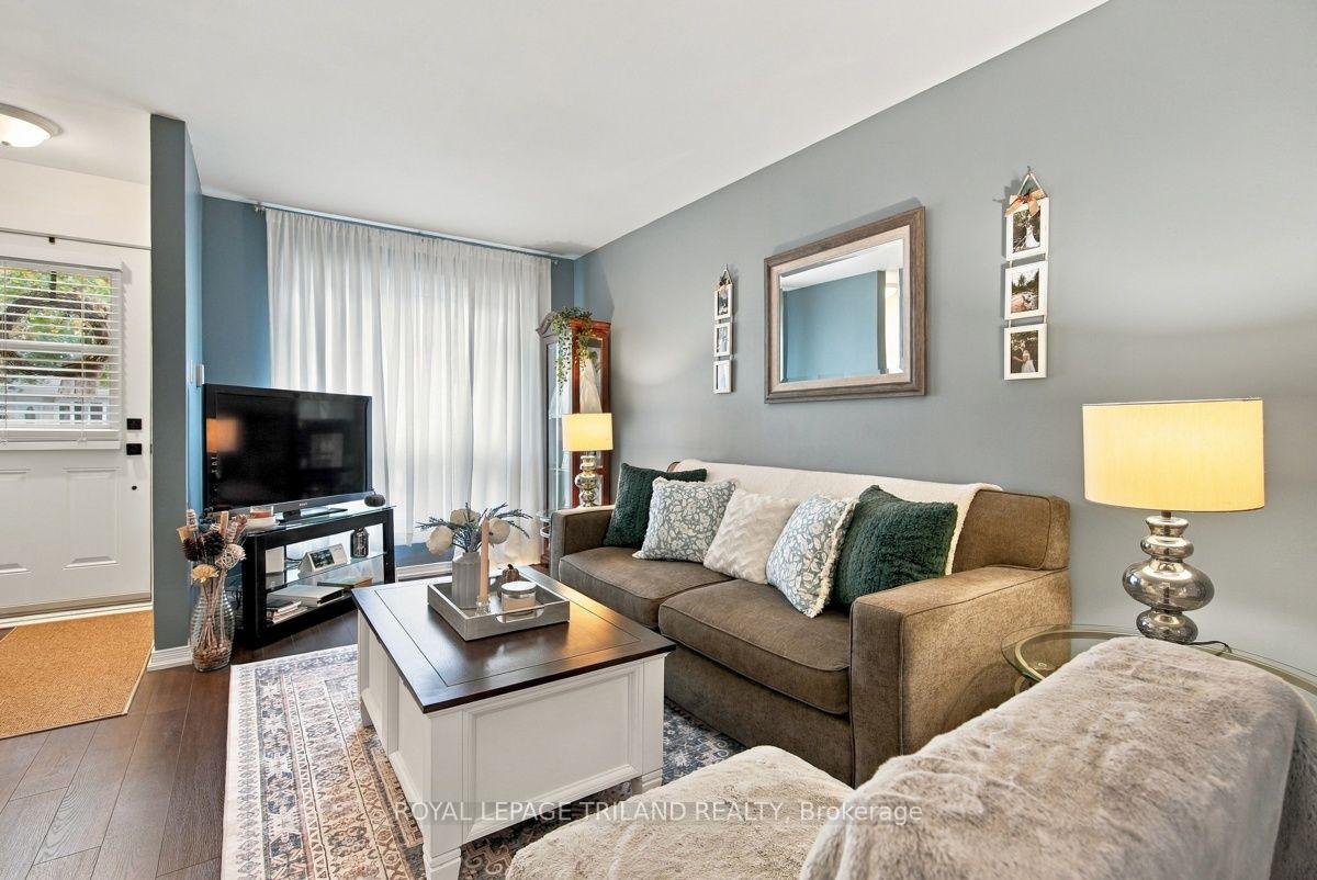 Photo 5 of Unit A, 111 Wellesley Cres, London, East I — HOMEH
