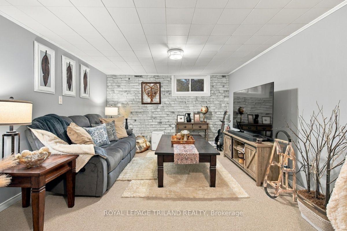 Photo 21 of Unit A, 111 Wellesley Cres, London, East I — HOMEH