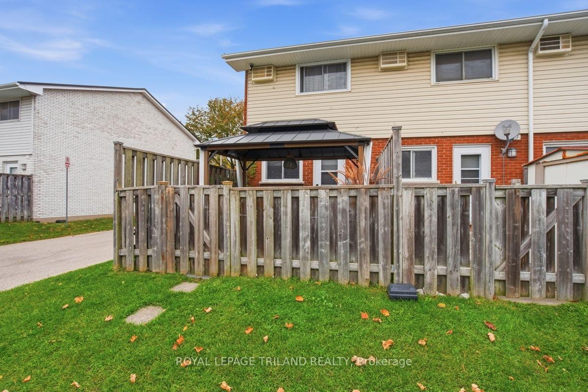Photo 29 of Unit A, 111 Wellesley Cres, London, East I — HOMEH