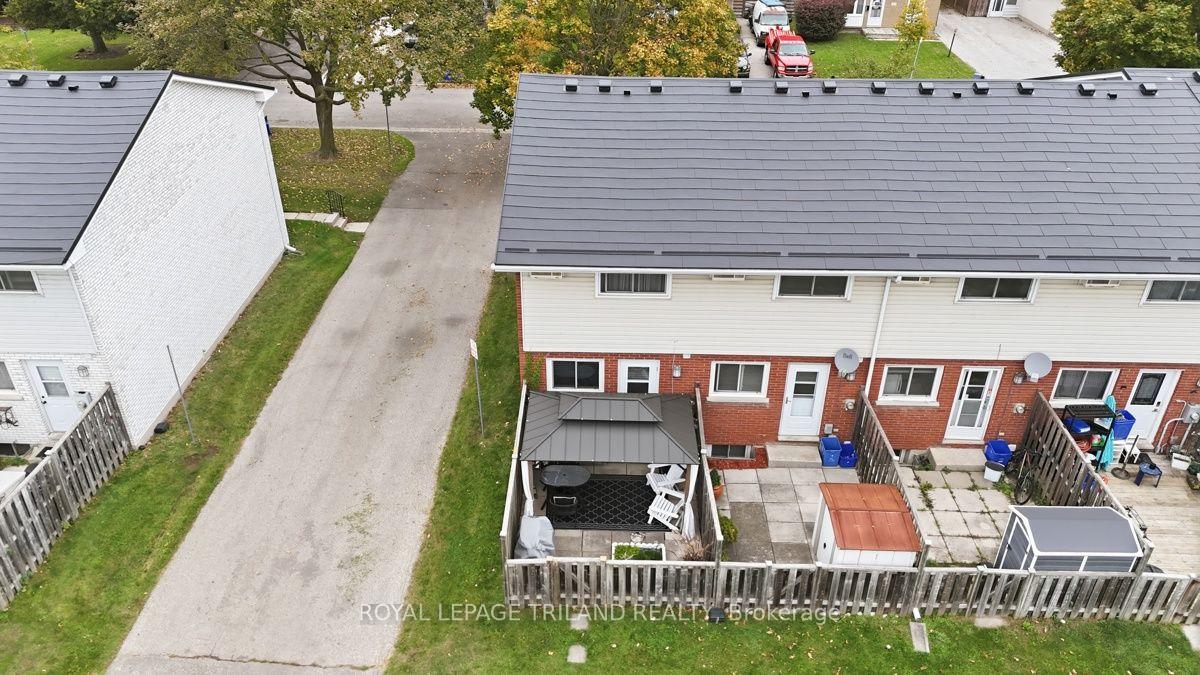 Photo 30 of Unit A, 111 Wellesley Cres, London, East I — HOMEH