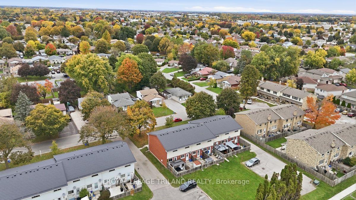 Photo 32 of Unit A, 111 Wellesley Cres, London, East I — HOMEH