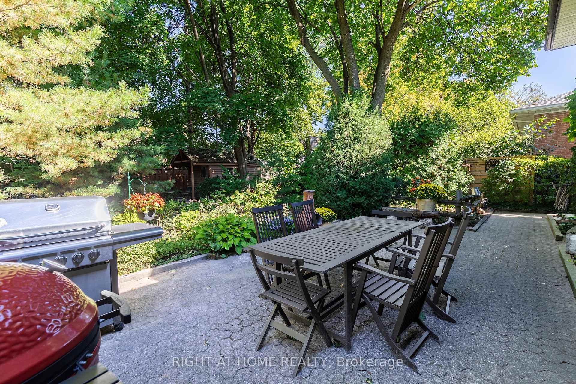 Photo 7 of 3325 Enniskillen Circle, Mississauga, Erindale — HOMEH