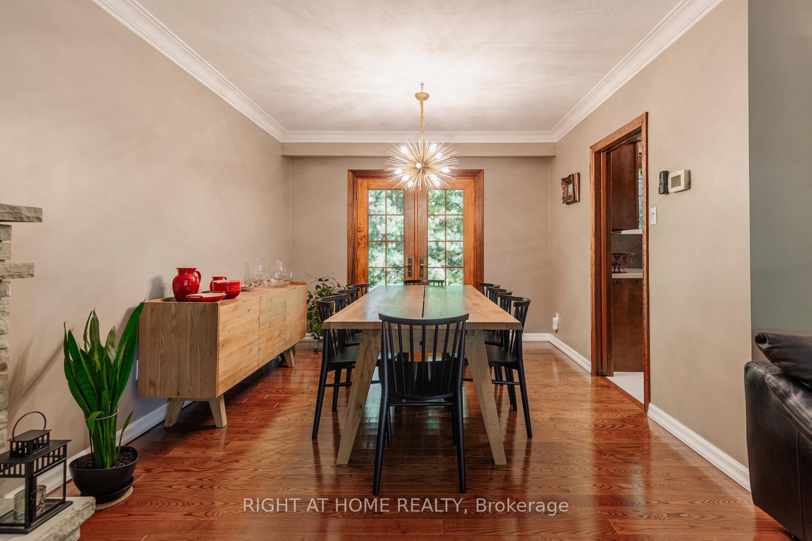 Photo 11 of 3325 Enniskillen Circle, Mississauga, Erindale — HOMEH