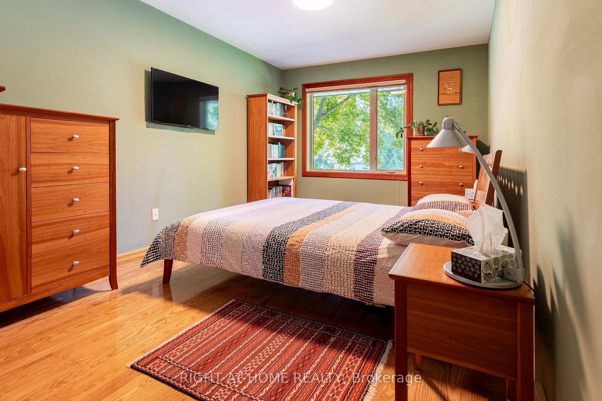 Photo 20 of 3325 Enniskillen Circle, Mississauga, Erindale — HOMEH