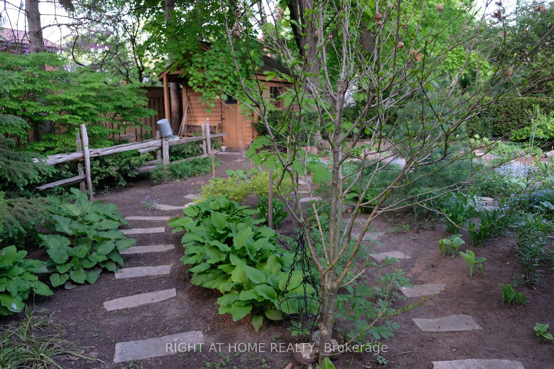 Photo 25 of 3325 Enniskillen Circle, Mississauga, Erindale — HOMEH