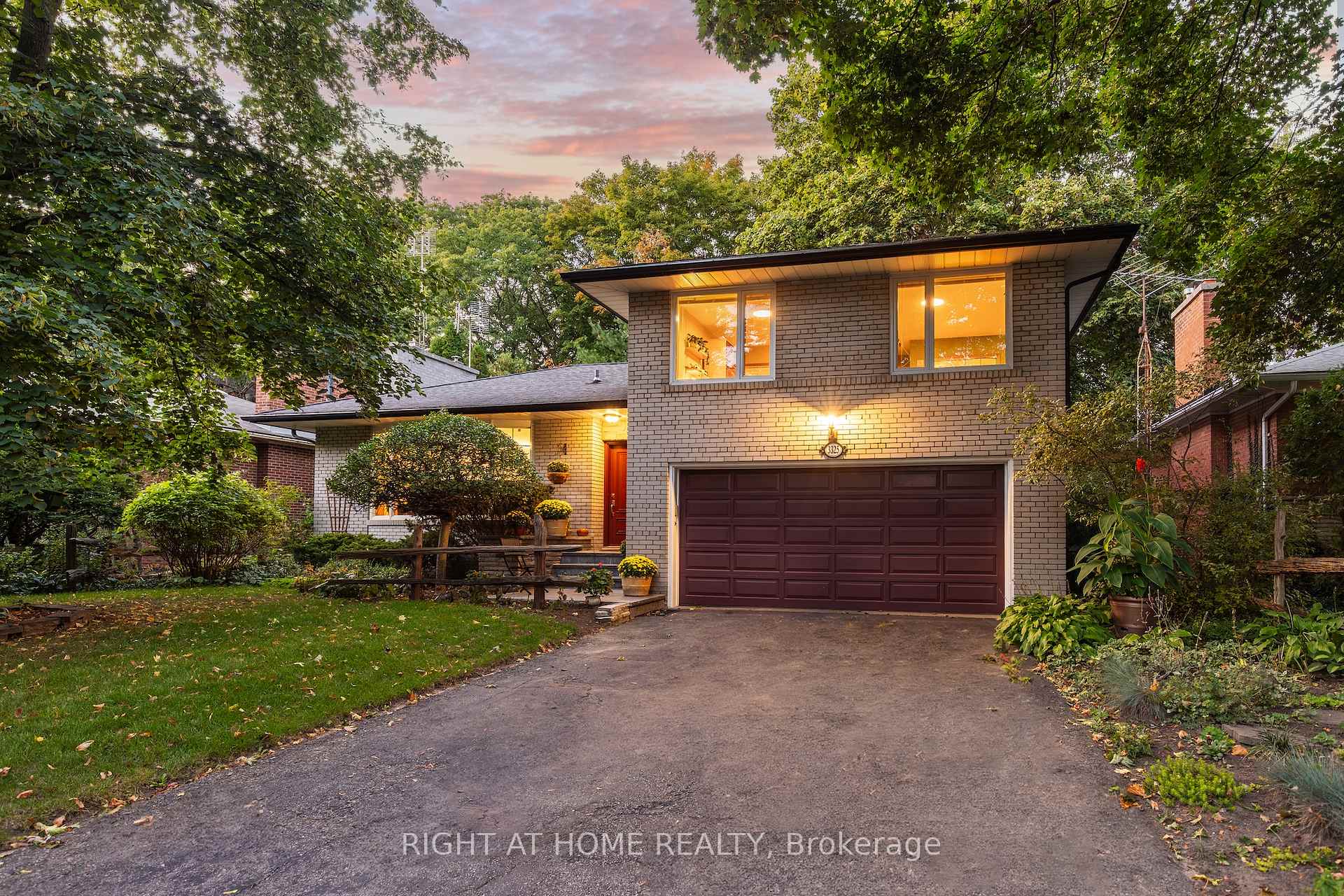 Photo 27 of 3325 Enniskillen Circle, Mississauga, Erindale — HOMEH