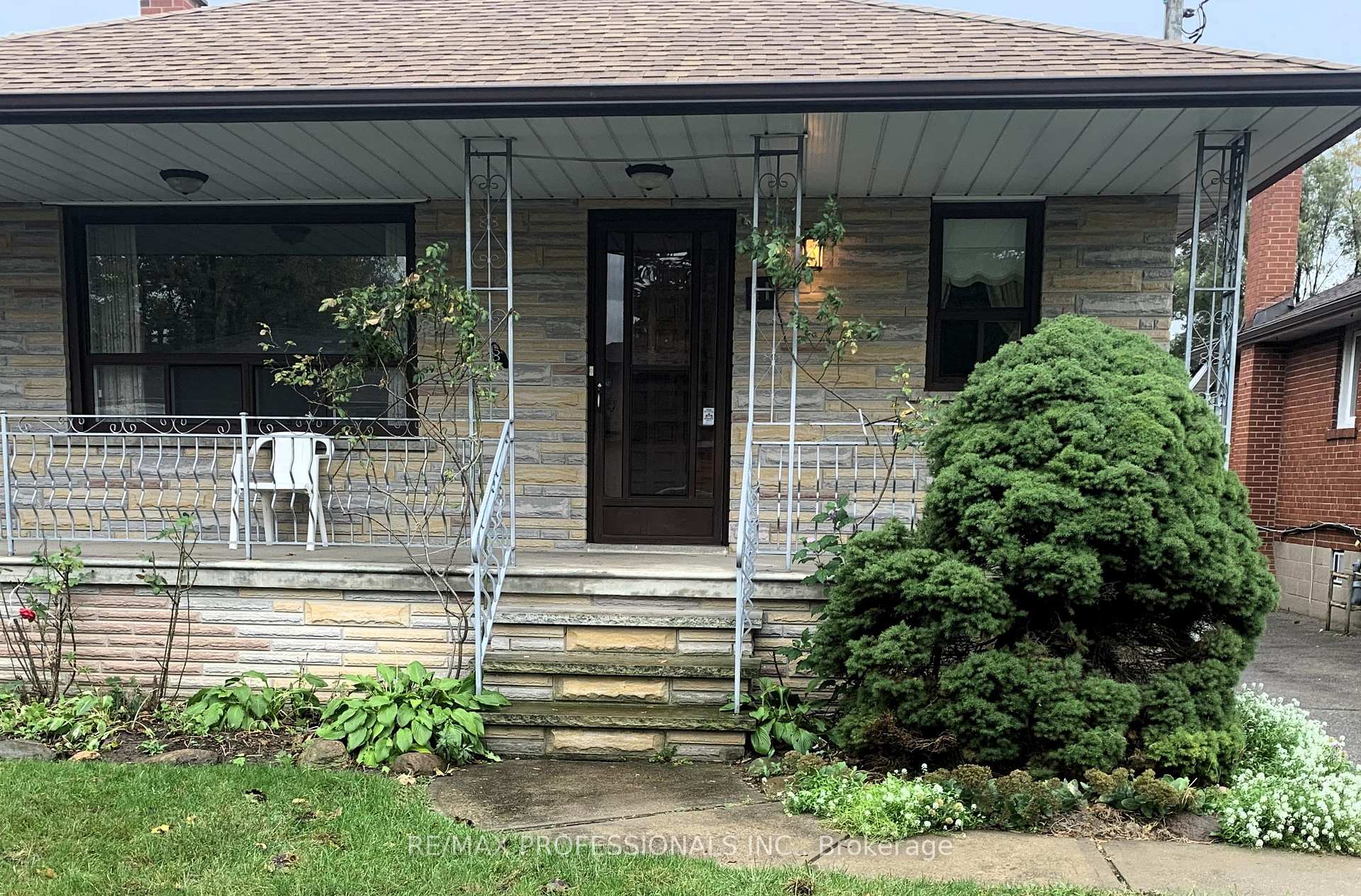 Photo 2 of 41 Stanmills Road, Etobicoke, Islington-City Centre West — HOMEH