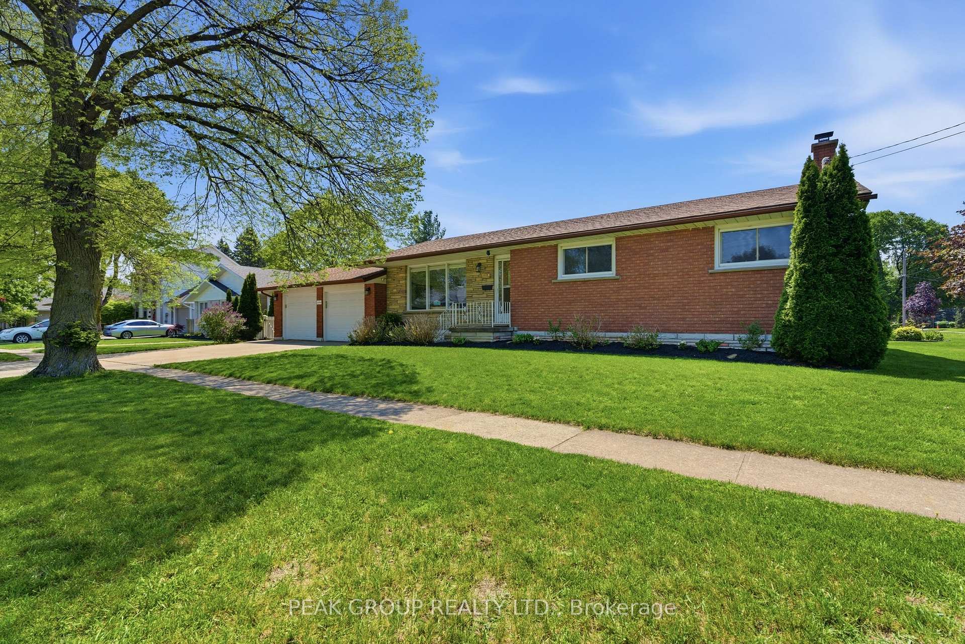 Photo 2 of 6408 Gore Street, Niagara Falls, Stamford — HOMEH