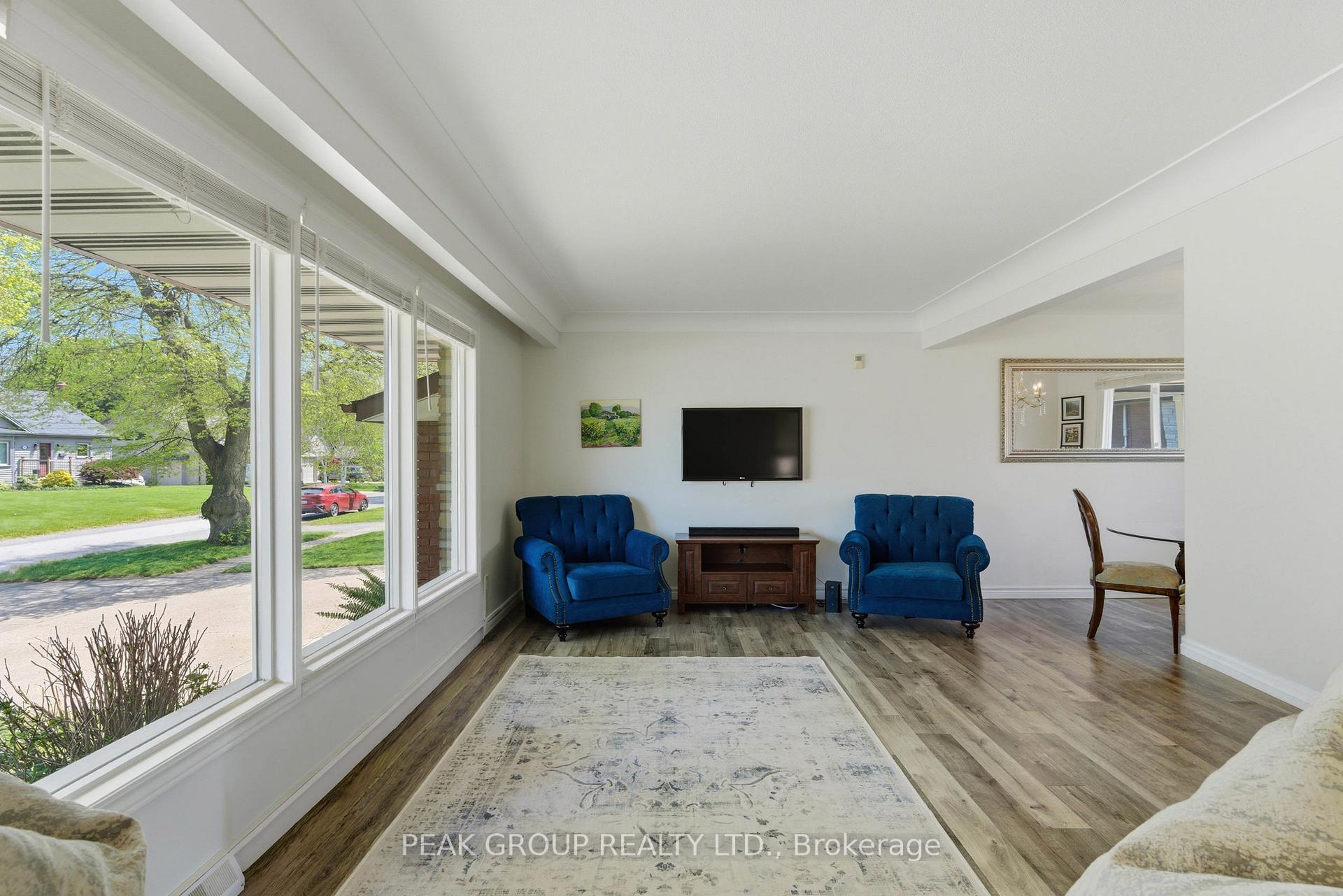 Photo 5 of 6408 Gore Street, Niagara Falls, Stamford — HOMEH