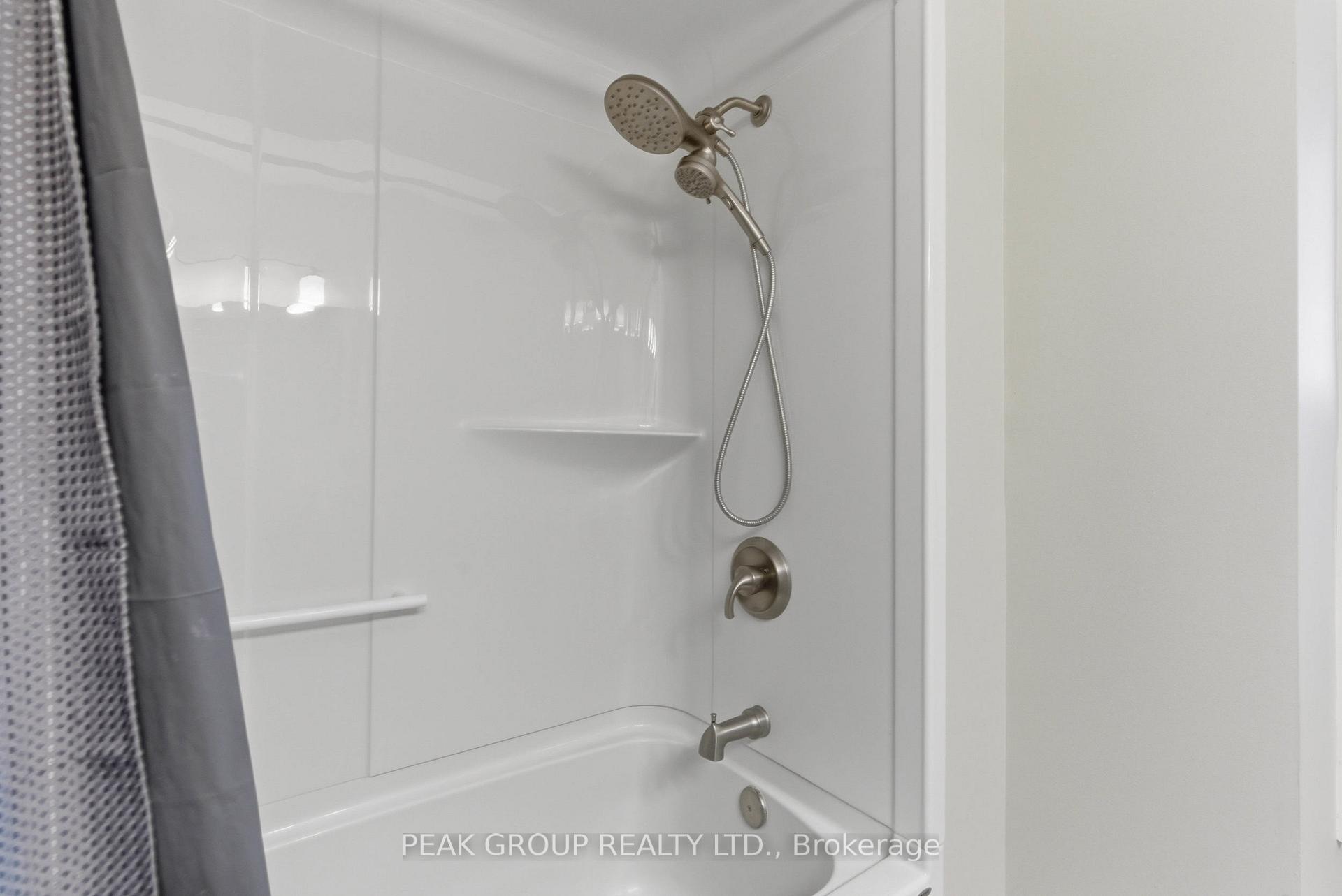Photo 18 of 6408 Gore Street, Niagara Falls, Stamford — HOMEH