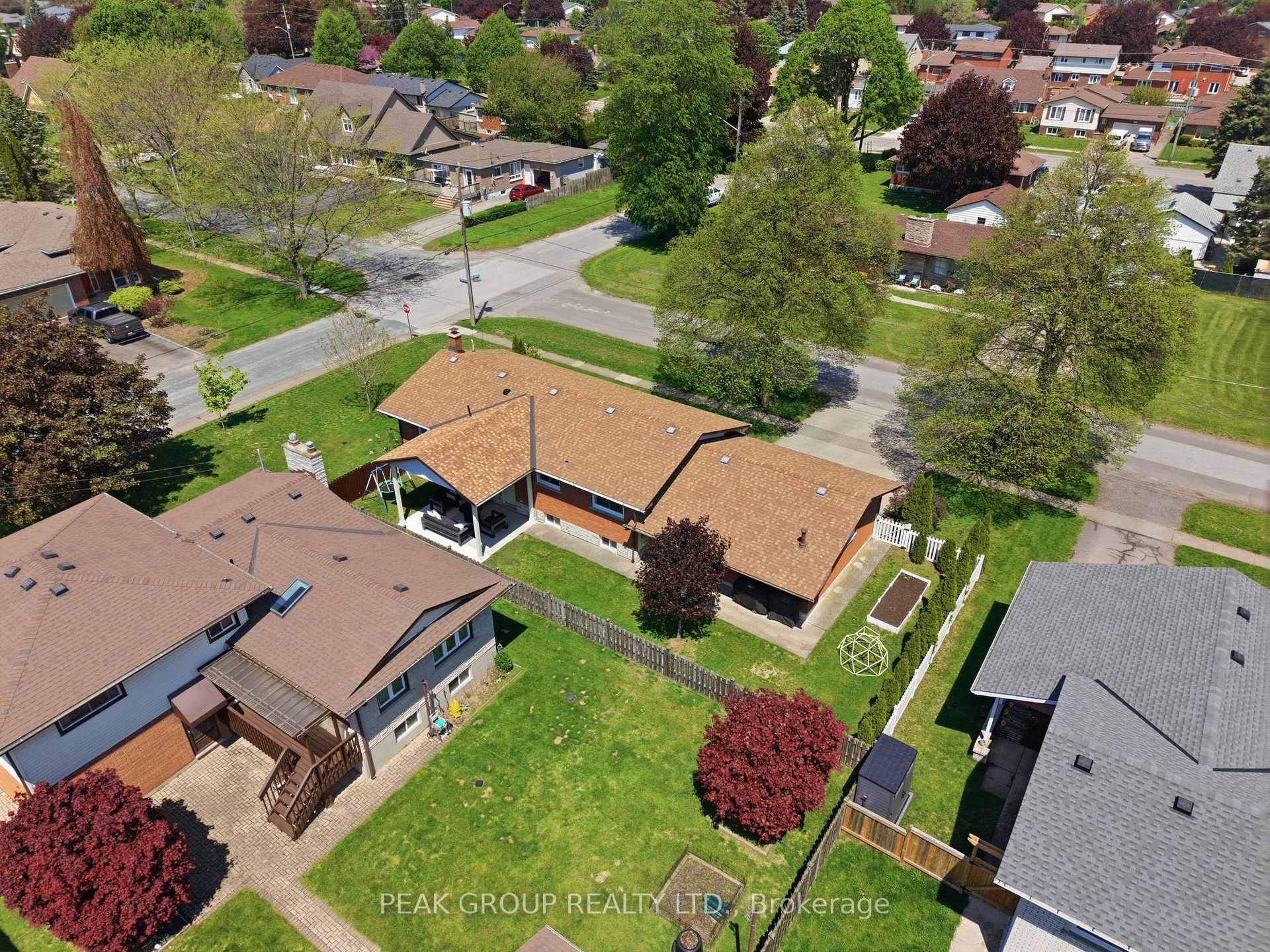 Photo 27 of 6408 Gore Street, Niagara Falls, Stamford — HOMEH