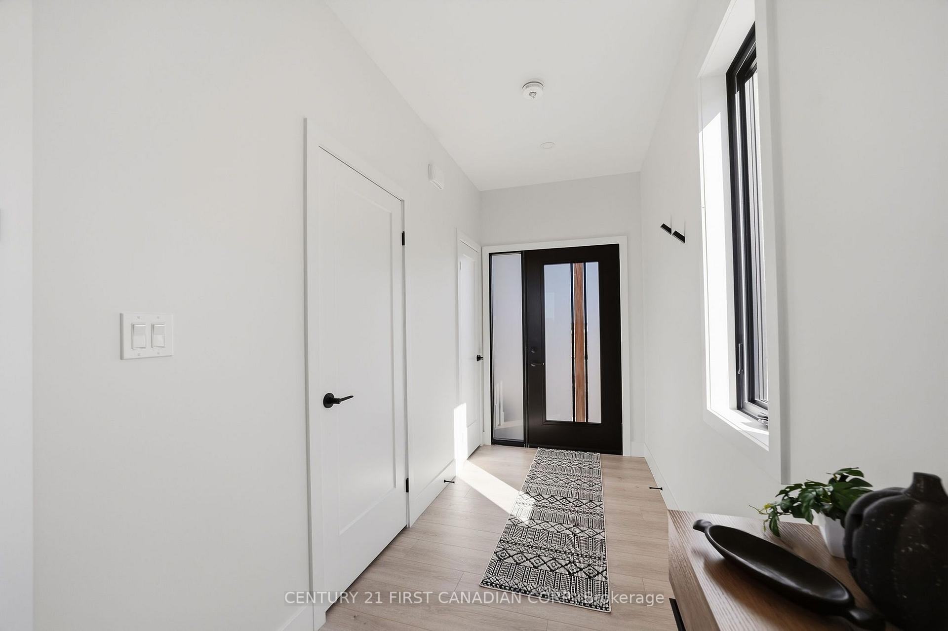 Photo 6 of 121 Addison Avenue, Lucan Biddulph, Lucan — HOMEH