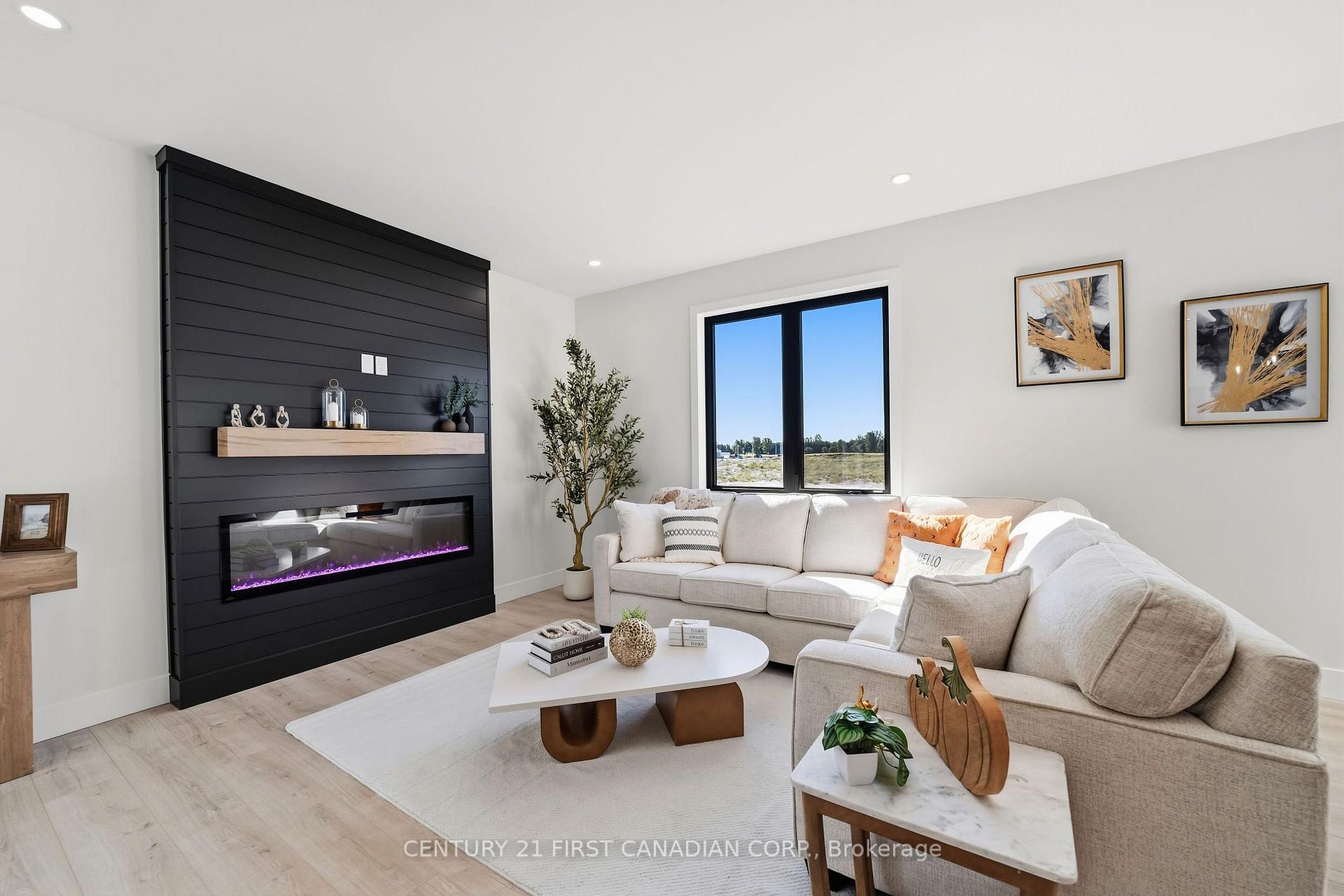 Photo 9 of 121 Addison Avenue, Lucan Biddulph, Lucan — HOMEH