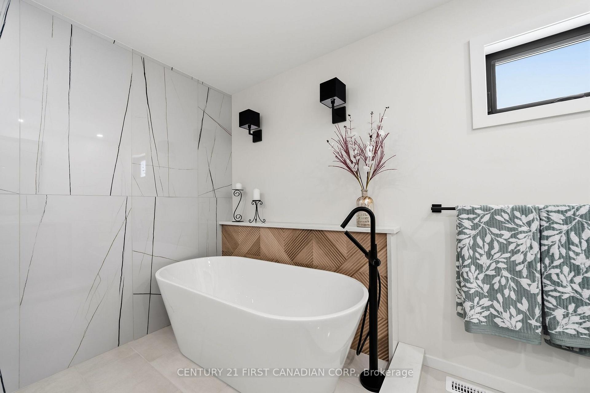 Photo 22 of 121 Addison Avenue, Lucan Biddulph, Lucan — HOMEH