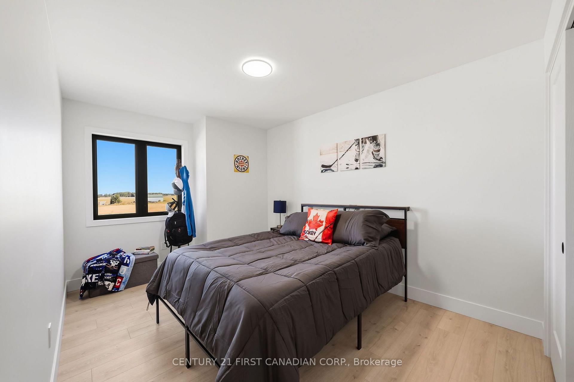 Photo 23 of 121 Addison Avenue, Lucan Biddulph, Lucan — HOMEH