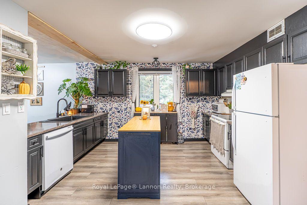 Photo 8 of 1565 Mountain Road, Thunder Bay, Mountain Road — HOMEH