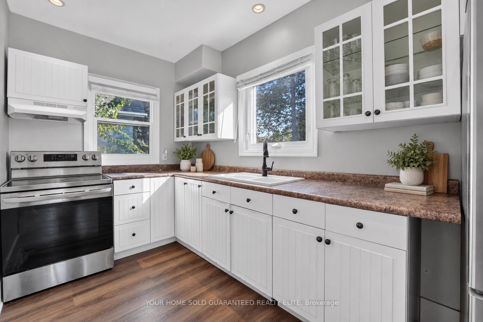 Photo 8 of 4648 Stanley Avenue, Niagara Falls, Cherrywood — HOMEH