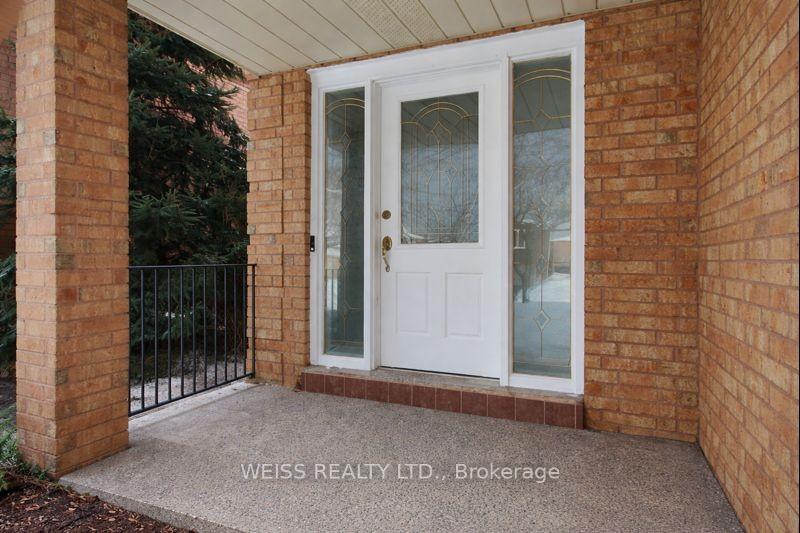 Photo 2 of 9 Tralee Street, Brampton, Heart Lake West — HOMEH