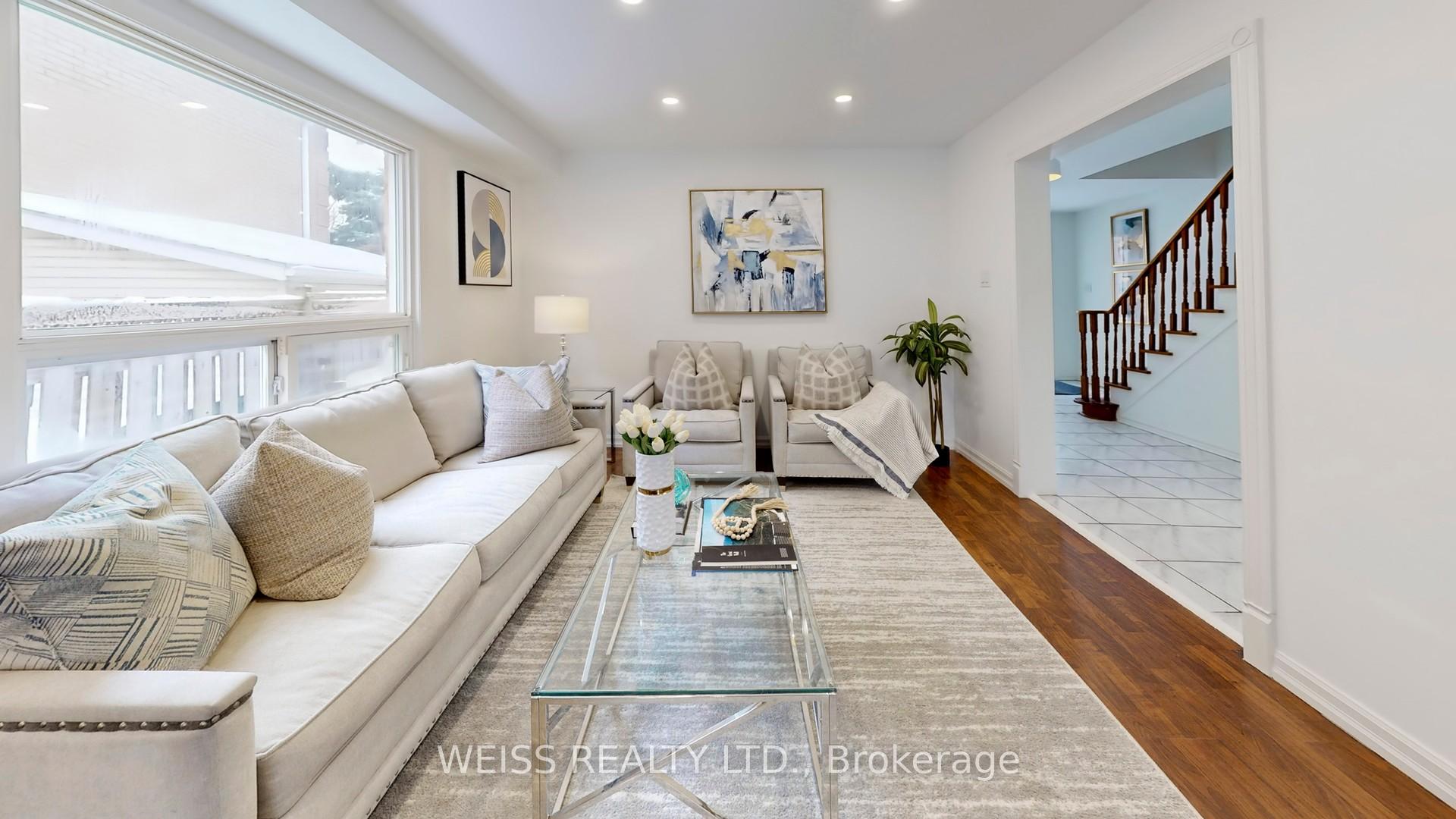 Photo 4 of 9 Tralee Street, Brampton, Heart Lake West — HOMEH