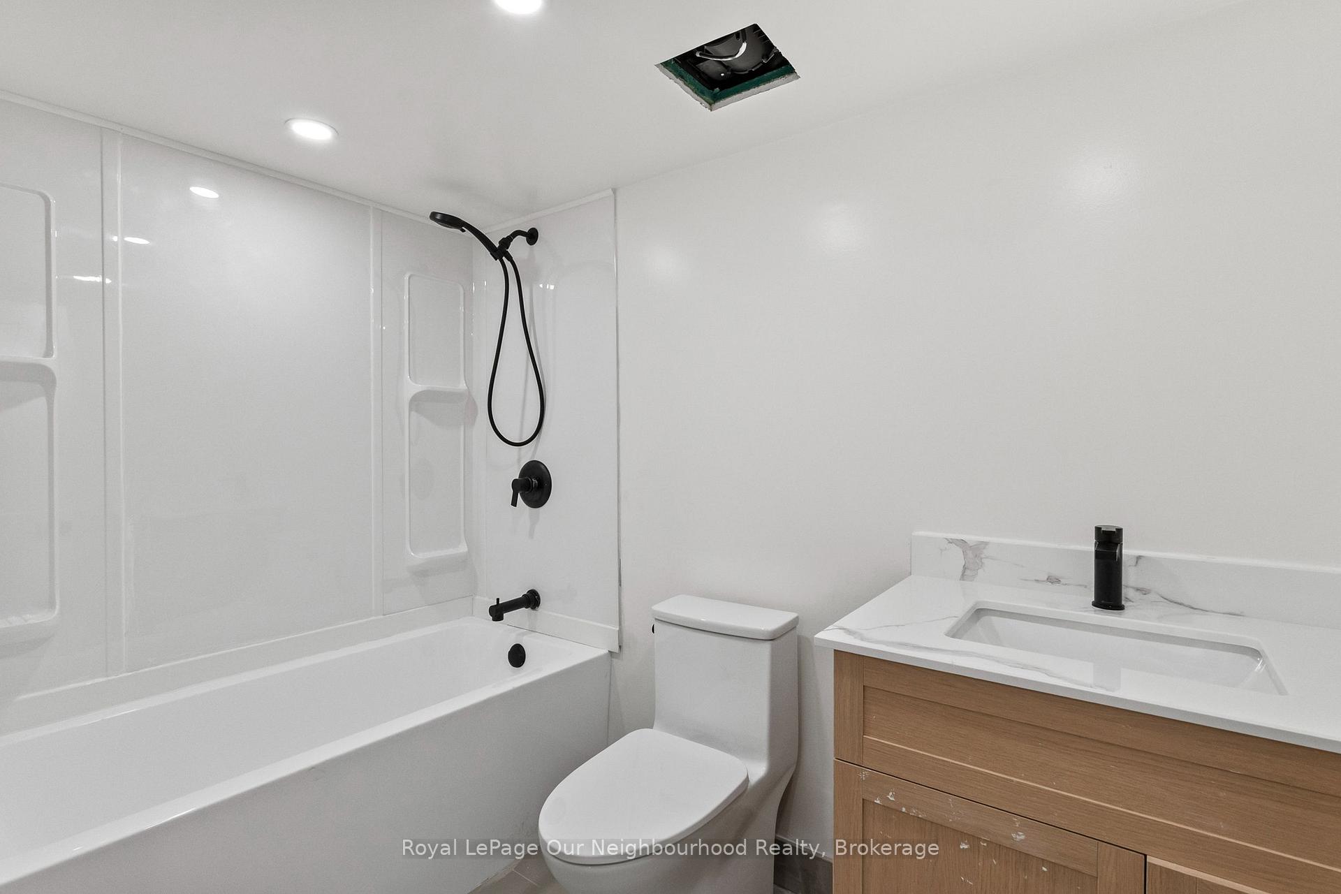 Photo 5 of Unit B, 513 Parkhill Road, Peterborough, Town Ward 3 — HOMEH