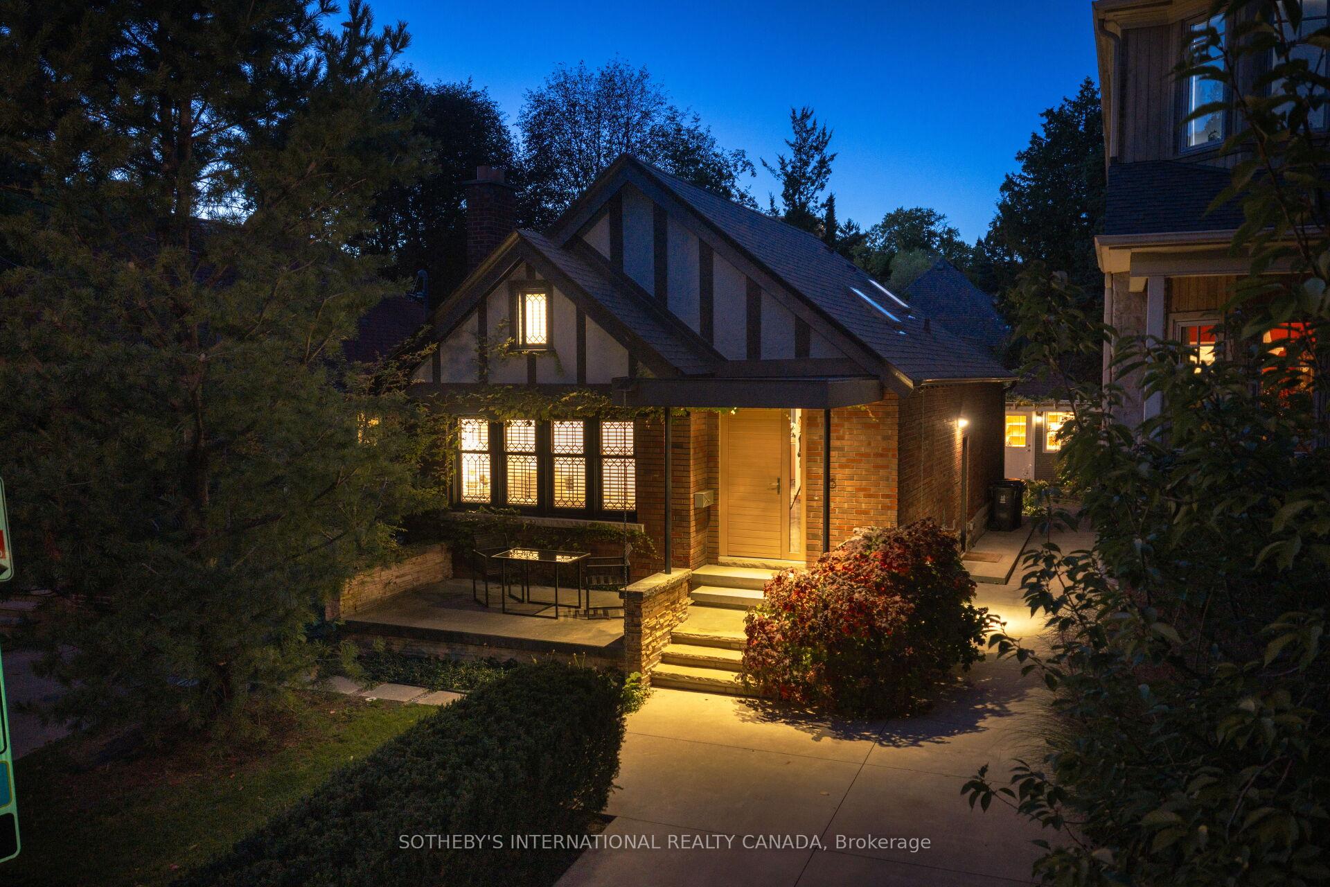 Photo 2 of 16 Sunnybrook Road, Toronto, High Park-Swansea — HOMEH