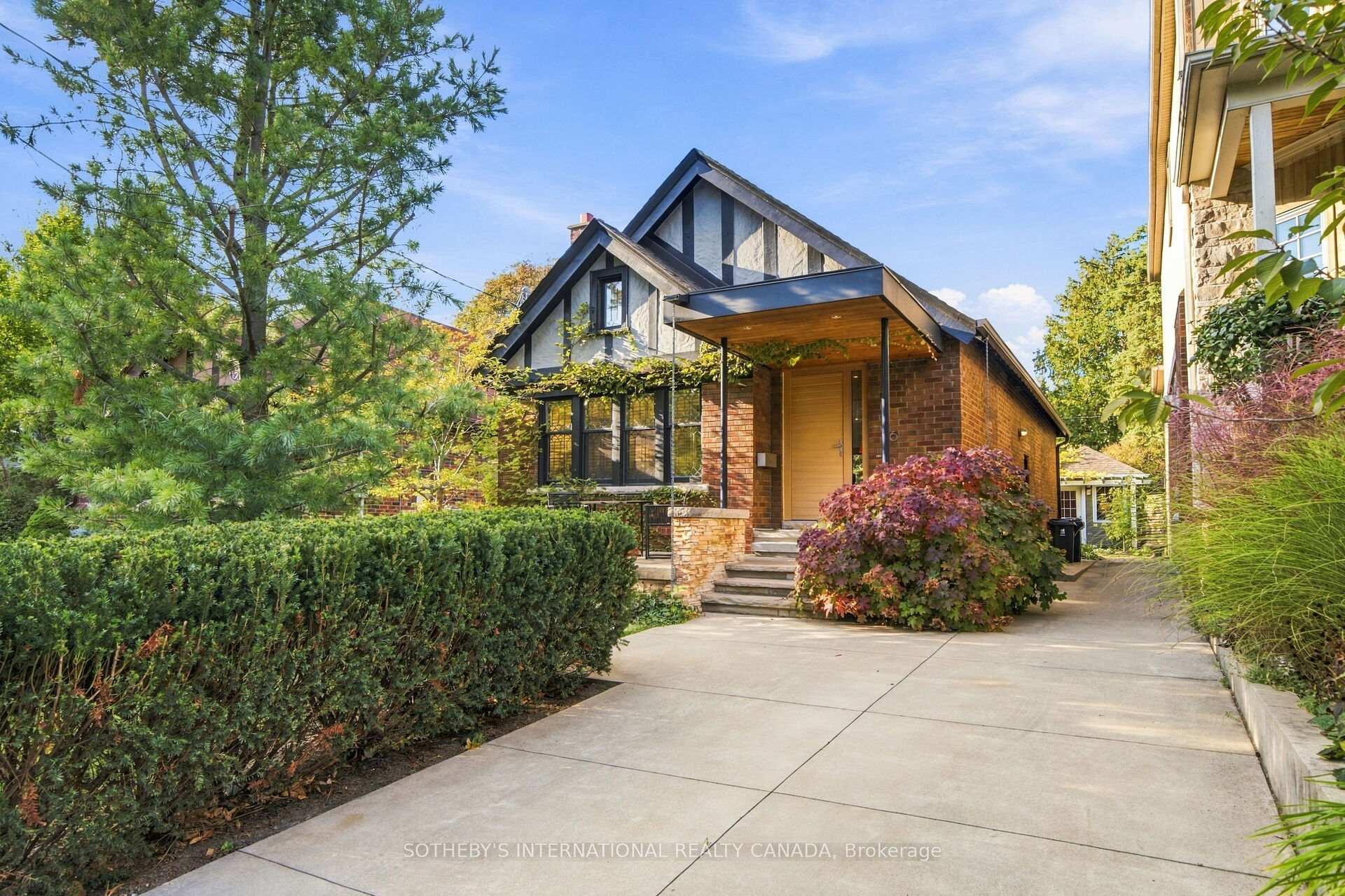 Photo 3 of 16 Sunnybrook Road, Toronto, High Park-Swansea — HOMEH