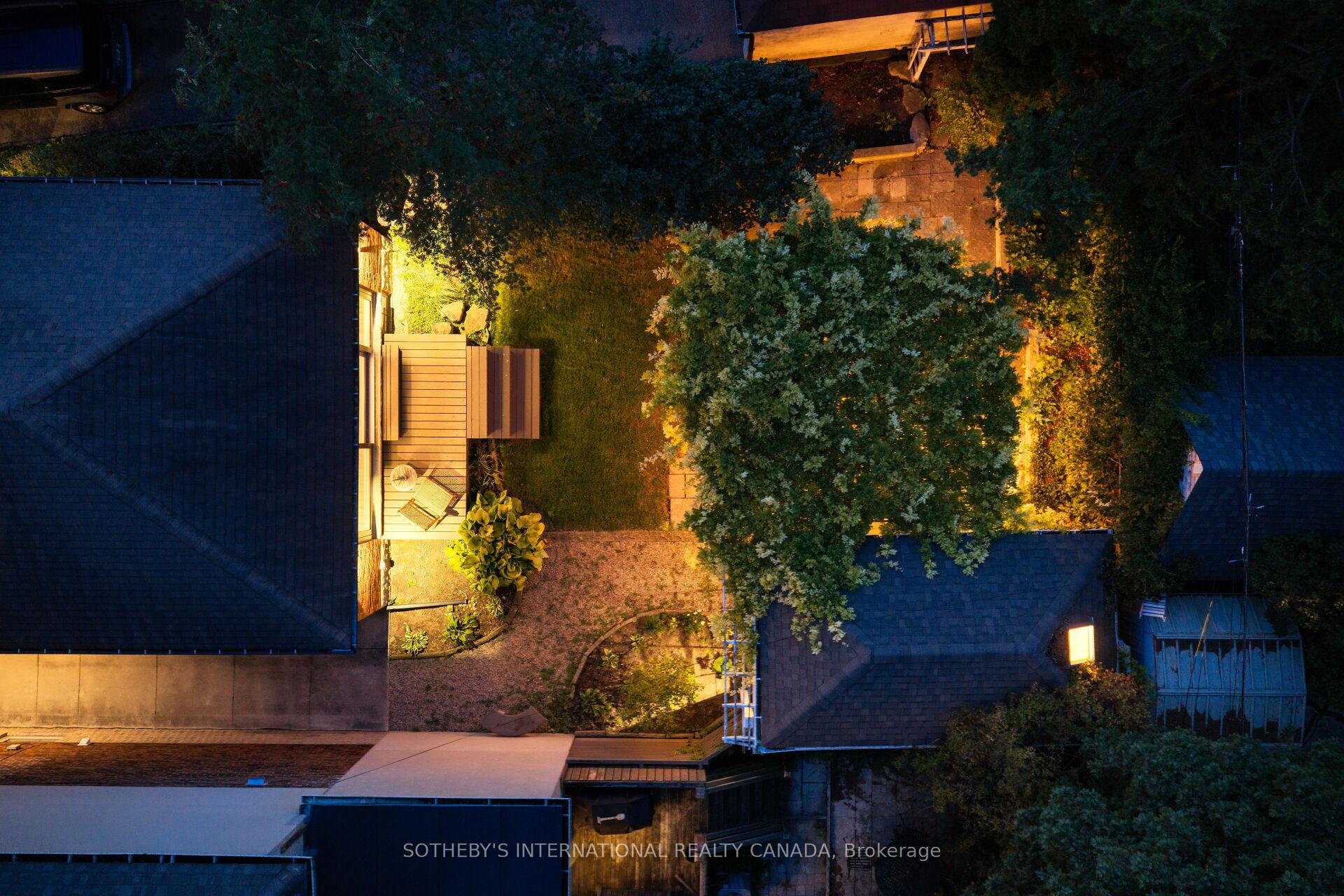 Photo 4 of 16 Sunnybrook Road, Toronto, High Park-Swansea — HOMEH