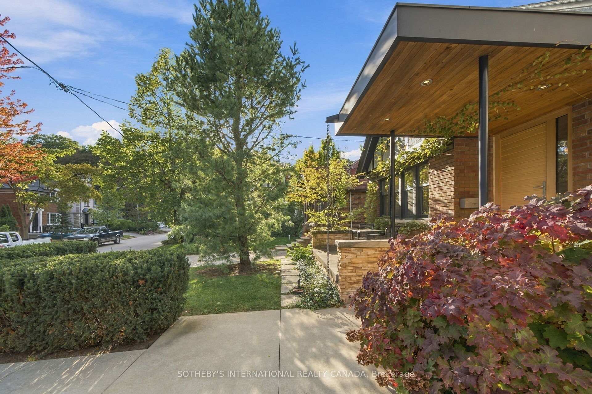 Photo 5 of 16 Sunnybrook Road, Toronto, High Park-Swansea — HOMEH