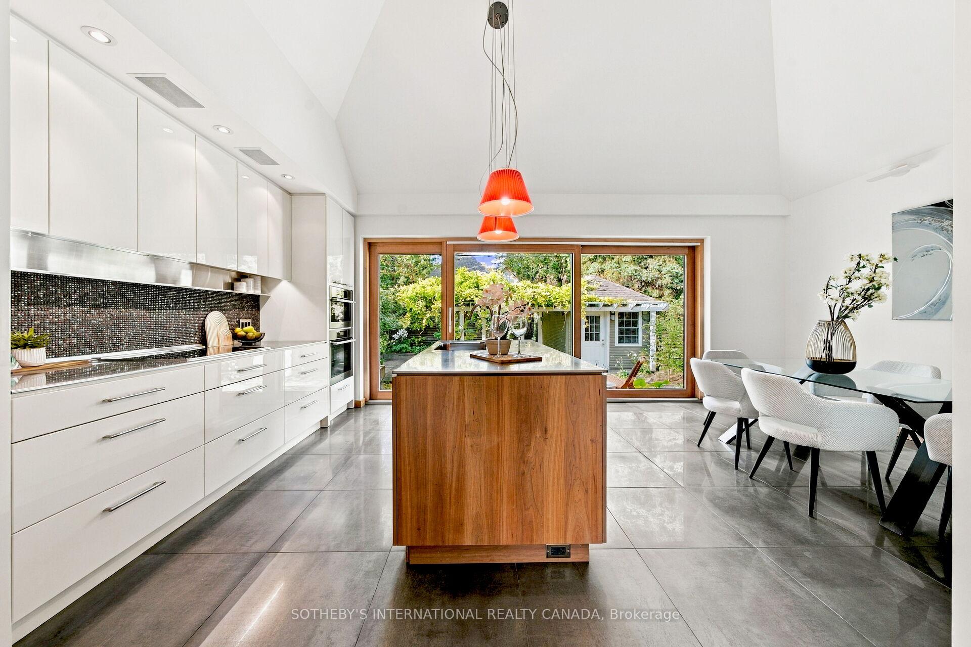 Photo 25 of 16 Sunnybrook Road, Toronto, High Park-Swansea — HOMEH