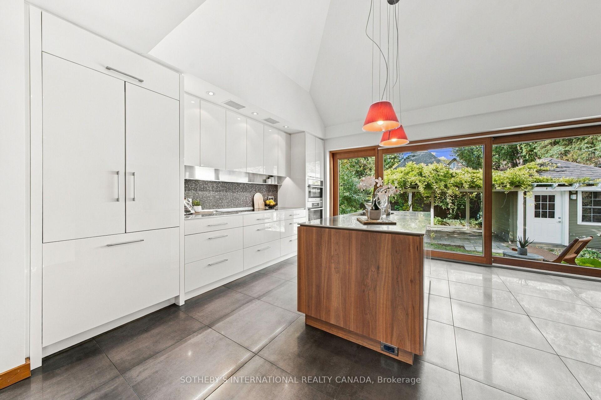 Photo 26 of 16 Sunnybrook Road, Toronto, High Park-Swansea — HOMEH