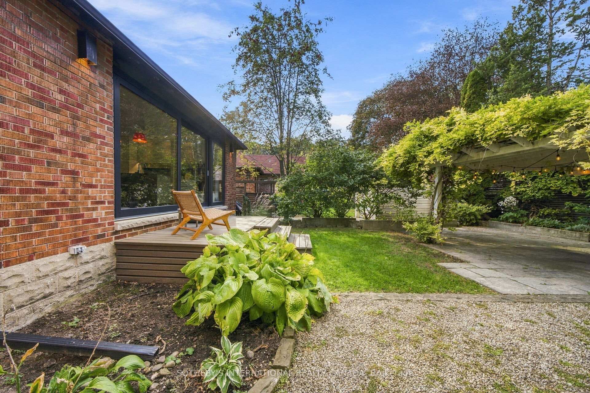 Photo 41 of 16 Sunnybrook Road, Toronto, High Park-Swansea — HOMEH