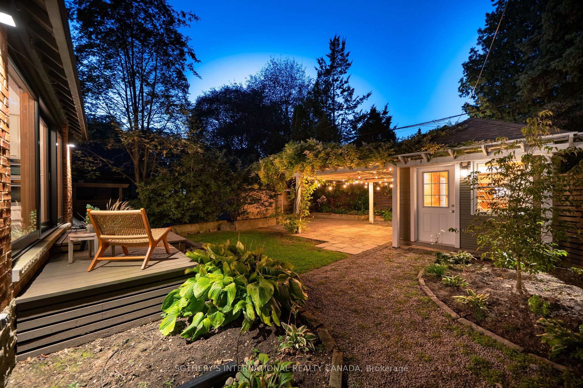 Photo 45 of 16 Sunnybrook Road, Toronto, High Park-Swansea — HOMEH