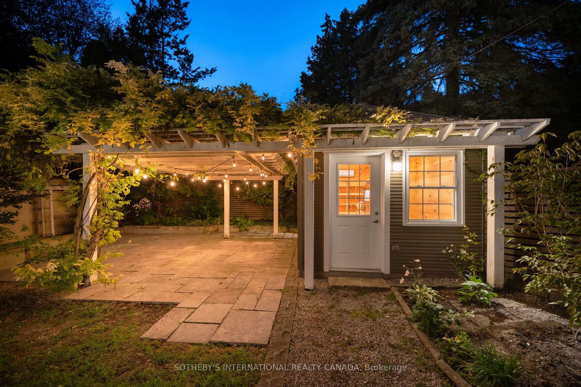 Photo 46 of 16 Sunnybrook Road, Toronto, High Park-Swansea — HOMEH