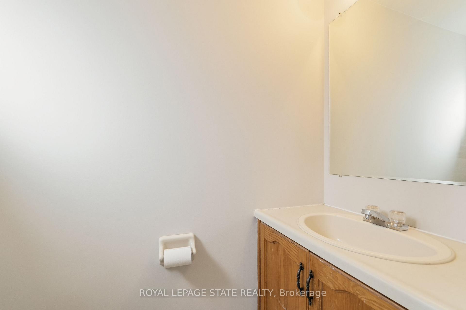Photo 6 of Unit 5, 1475 Upper Gage Avenue, Hamilton, Randall — HOMEH