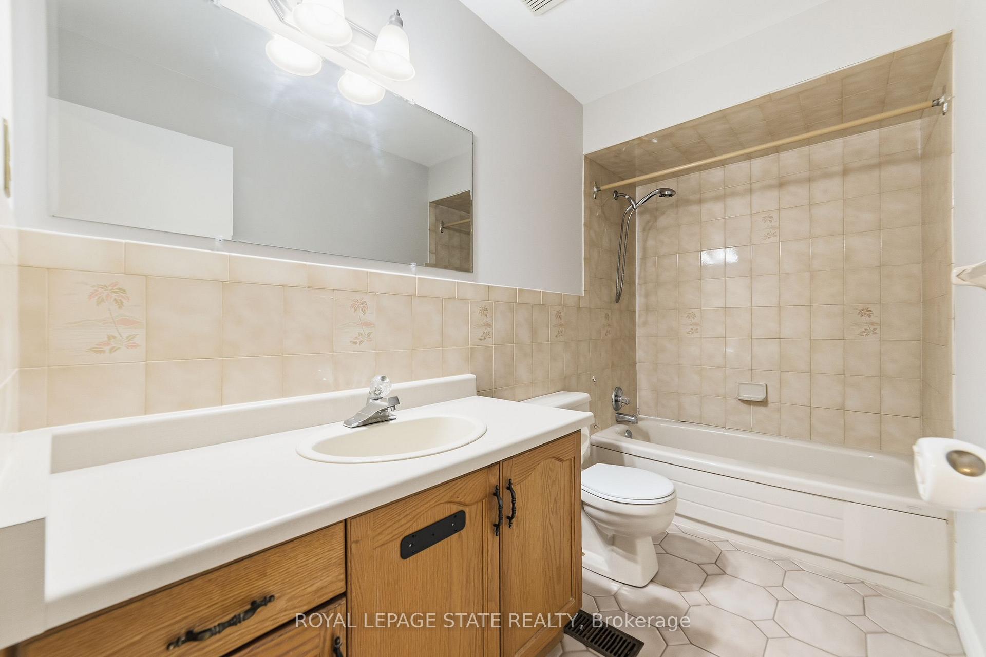 Photo 25 of Unit 5, 1475 Upper Gage Avenue, Hamilton, Randall — HOMEH