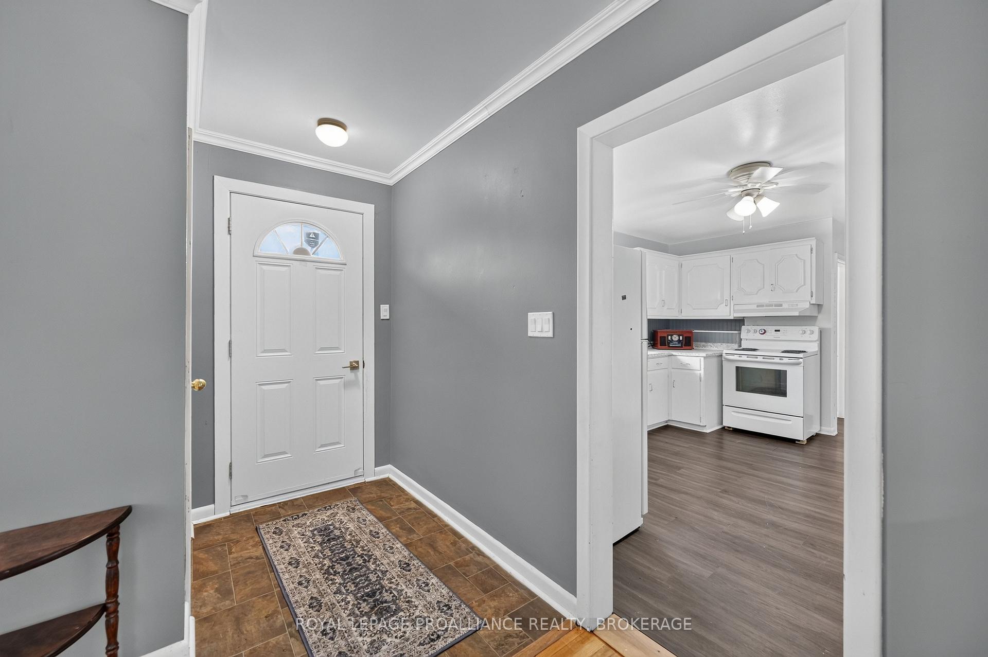 Photo 3 of 39 Fairfield Boulevard, Loyalist, Amherstview — HOMEH