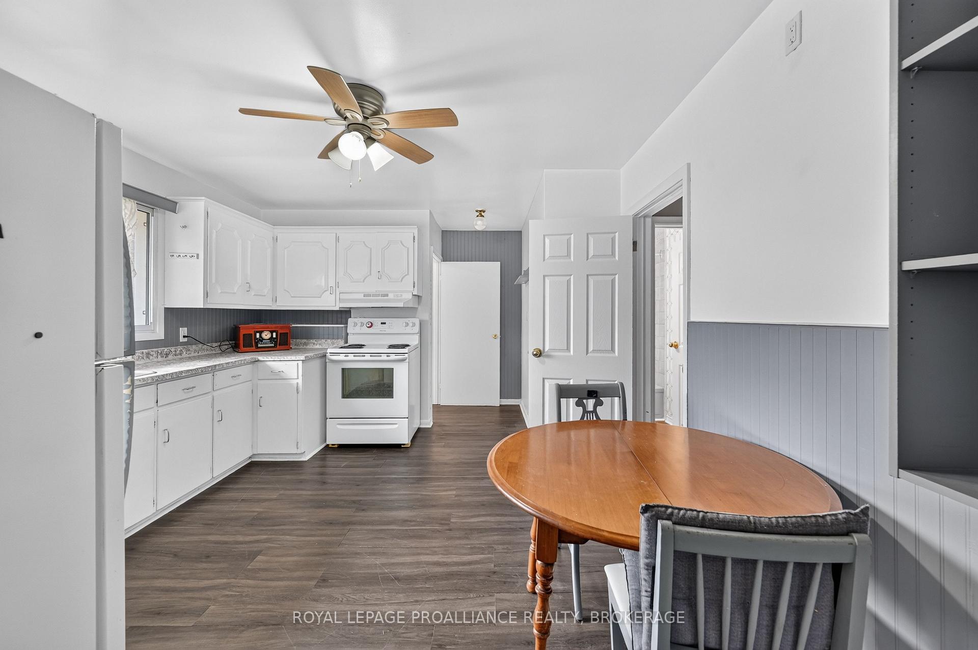Photo 4 of 39 Fairfield Boulevard, Loyalist, Amherstview — HOMEH