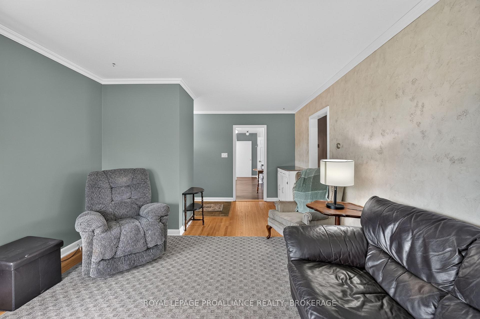 Photo 9 of 39 Fairfield Boulevard, Loyalist, Amherstview — HOMEH
